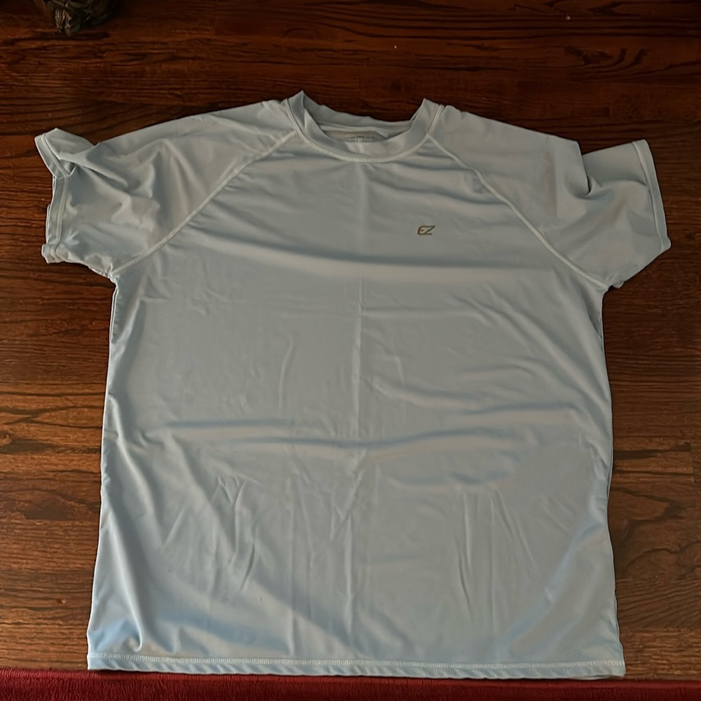 Ez Run Carolina blue XXL men’s athletic shirt. Excellent used condition.